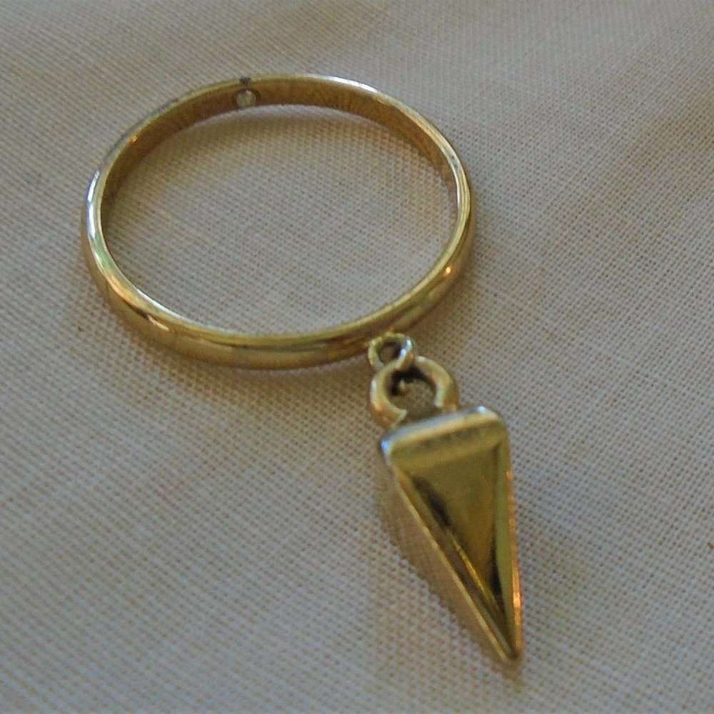 Petite RM brand ring